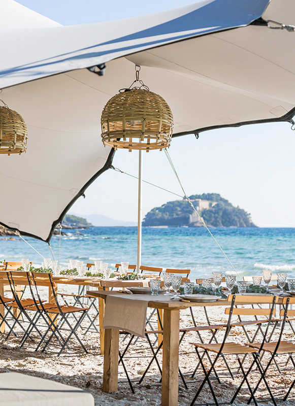 Mariage les pieds dans le sable